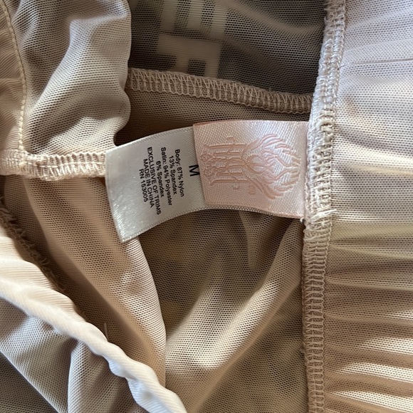 Bra and panty set from HAH. - Picture 3 of 5